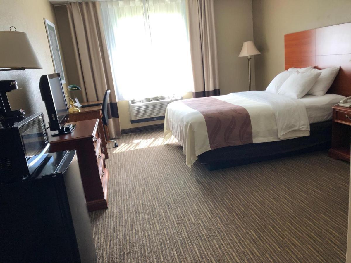 Quality Inn & Suites New Castle Exteriör bild