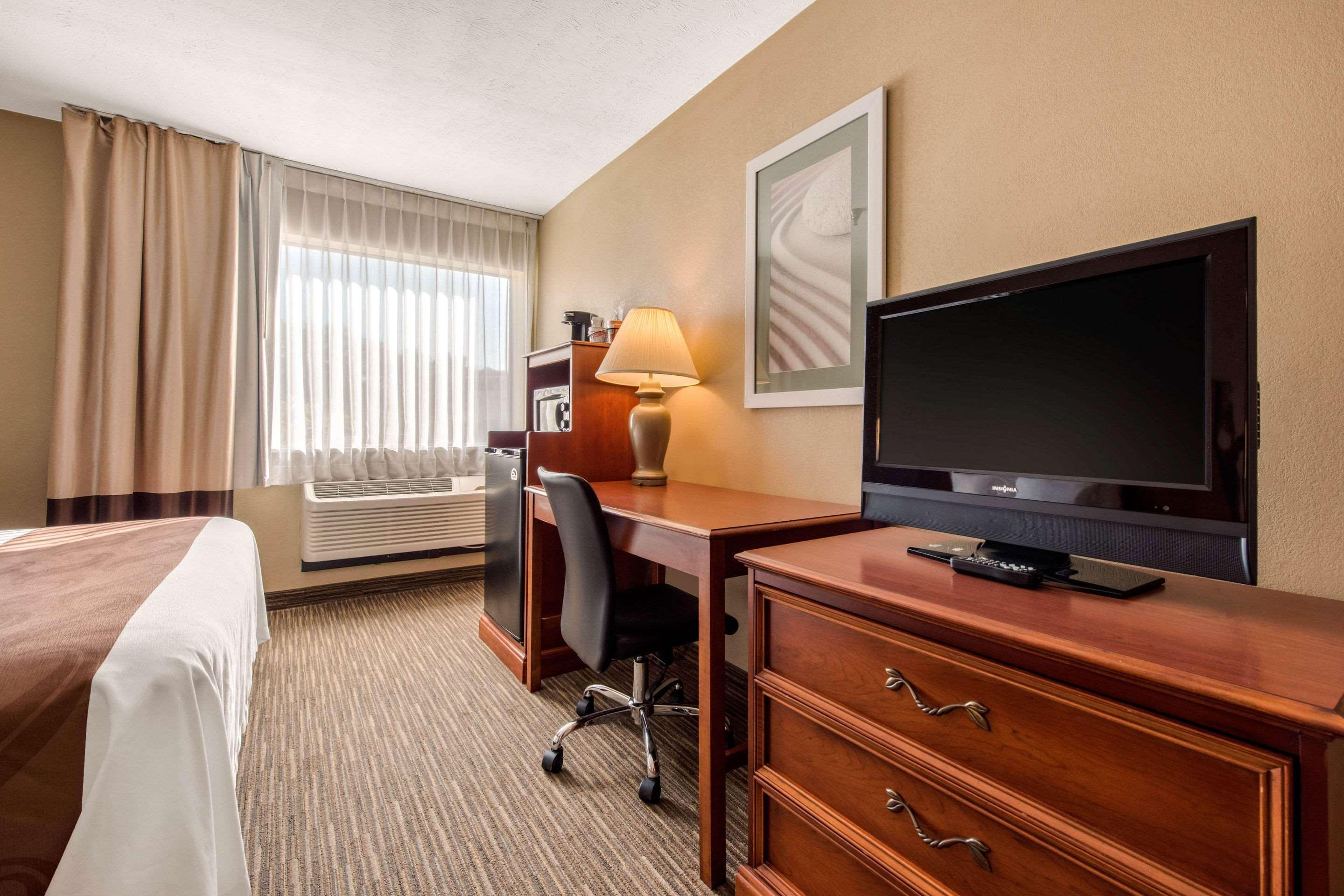 Quality Inn & Suites New Castle Exteriör bild