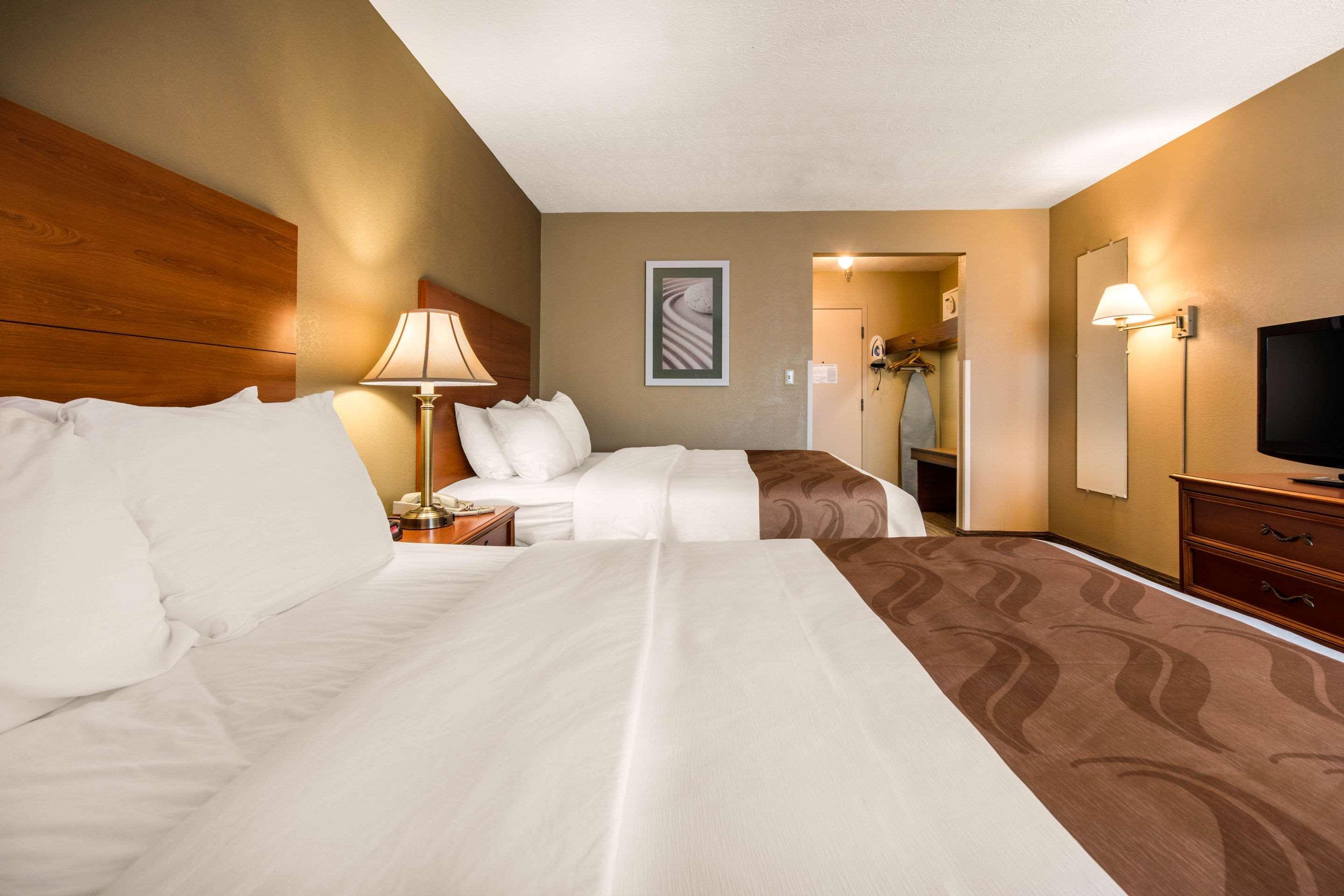 Quality Inn & Suites New Castle Exteriör bild