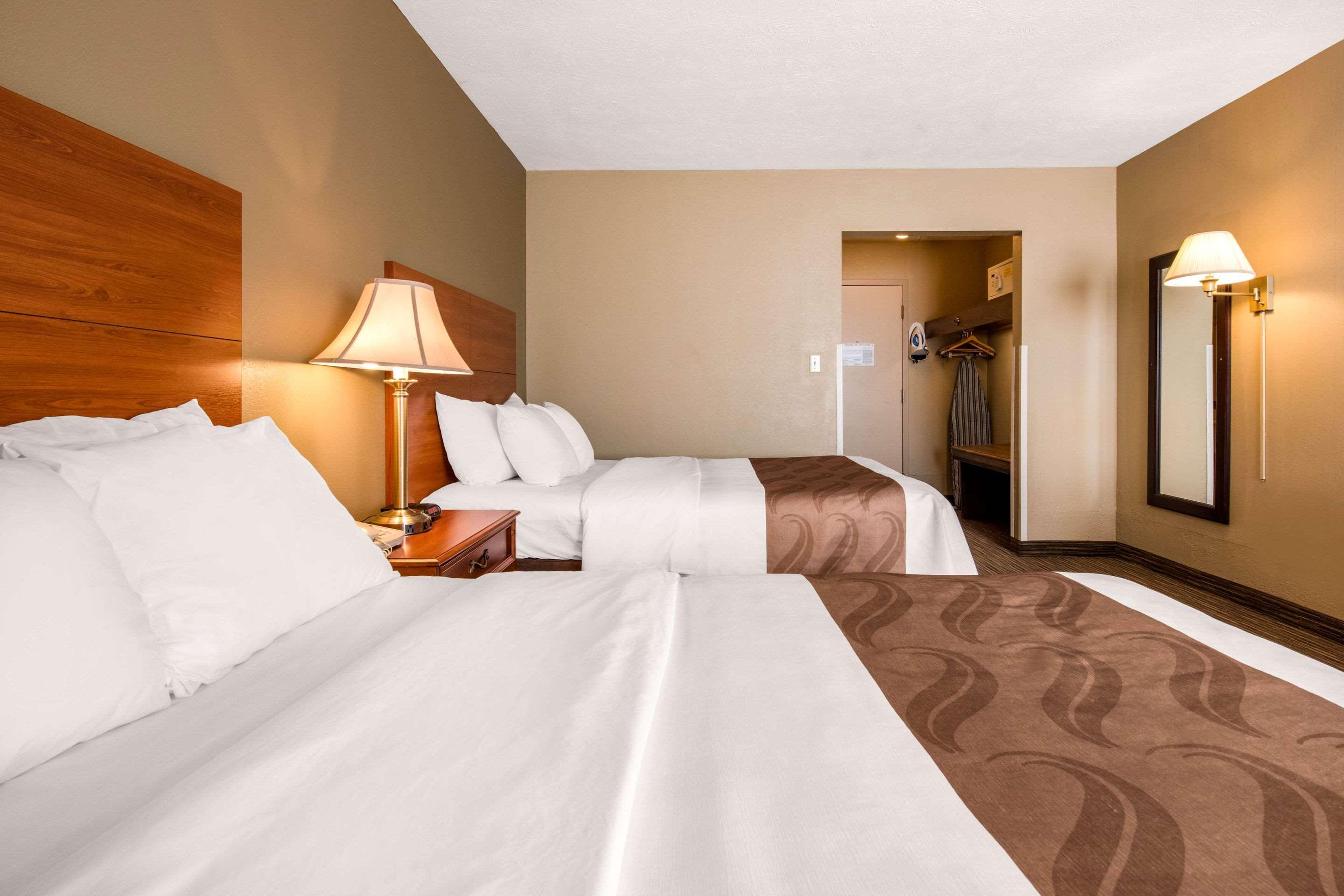 Quality Inn & Suites New Castle Exteriör bild