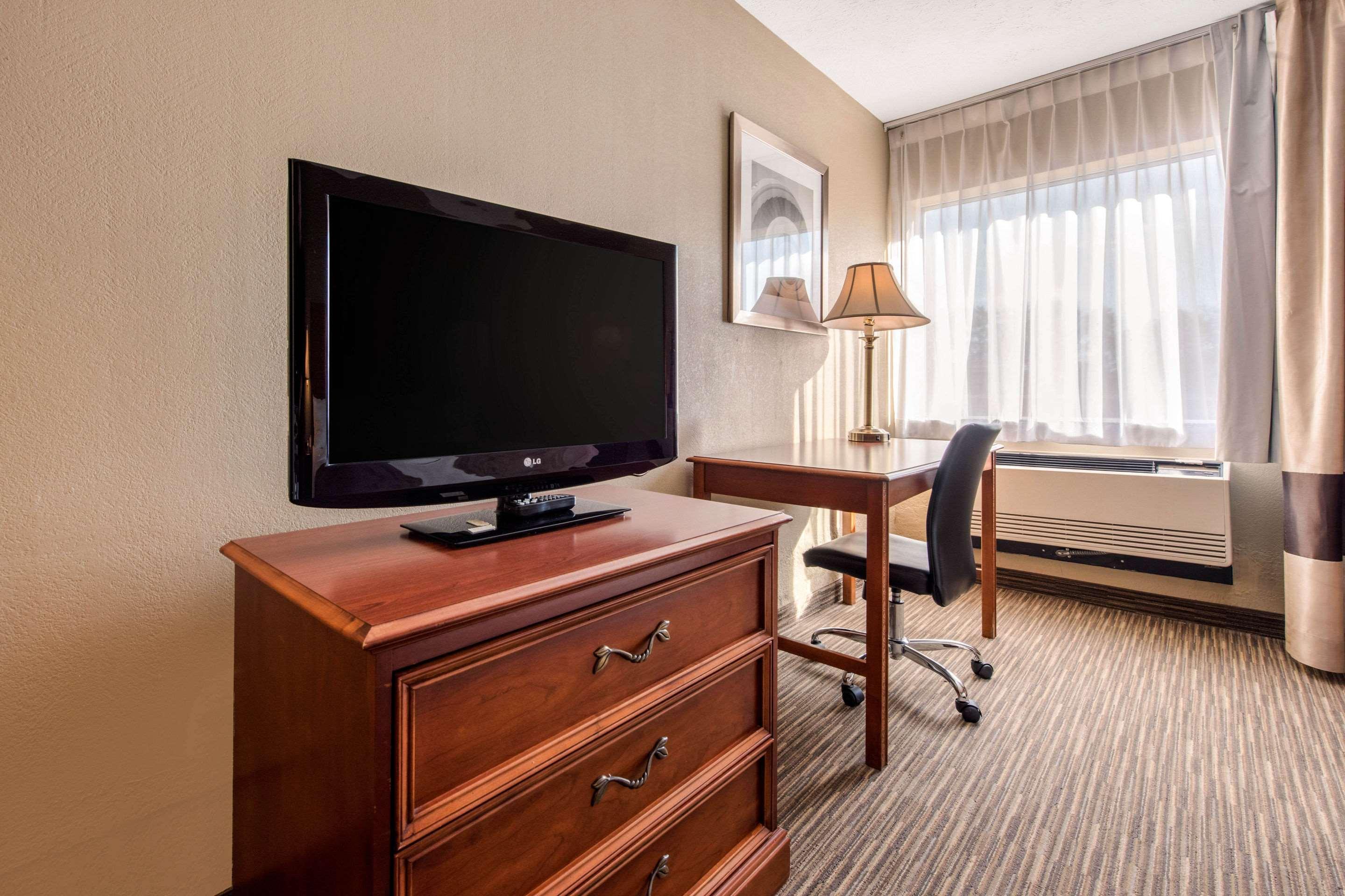Quality Inn & Suites New Castle Exteriör bild