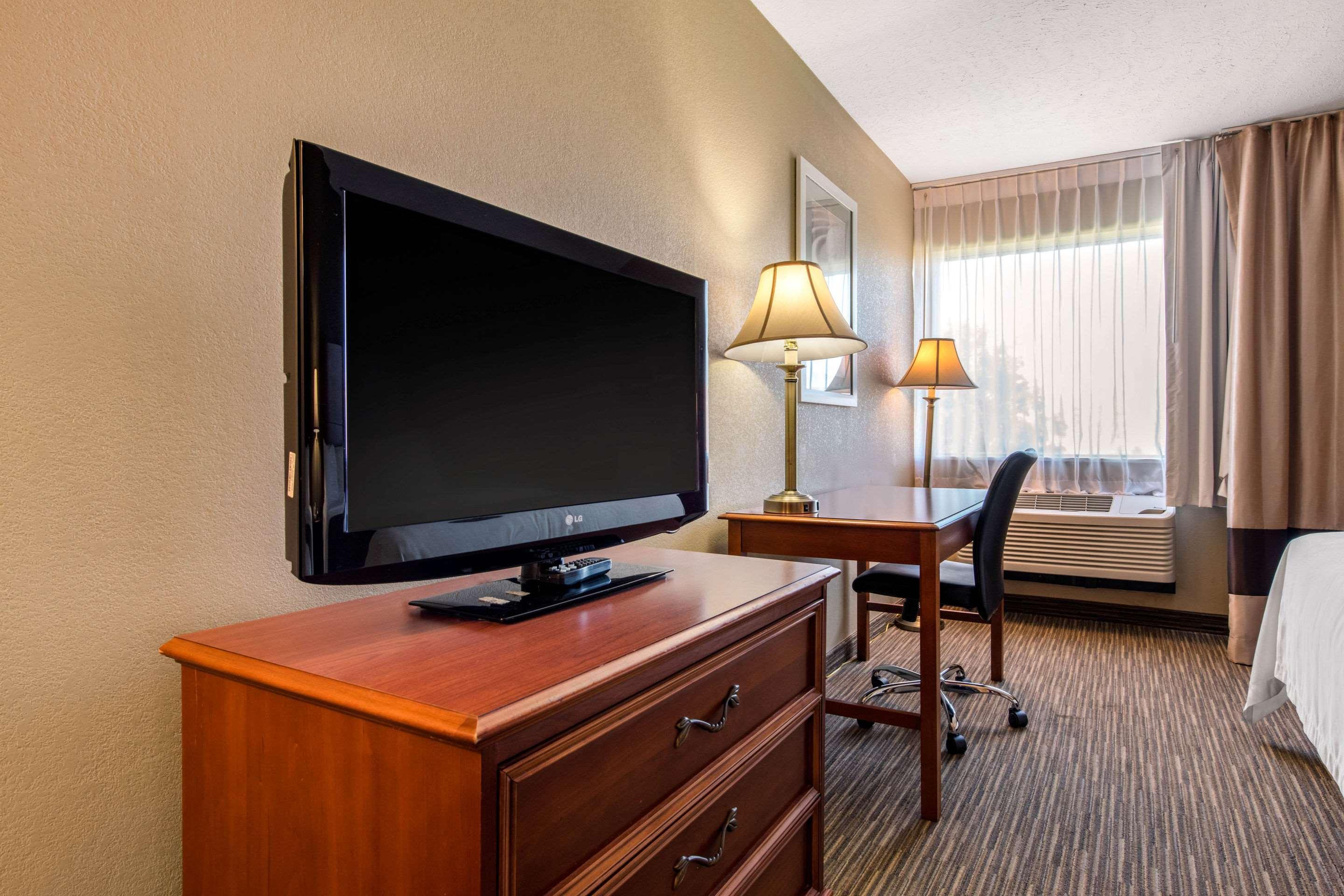 Quality Inn & Suites New Castle Exteriör bild