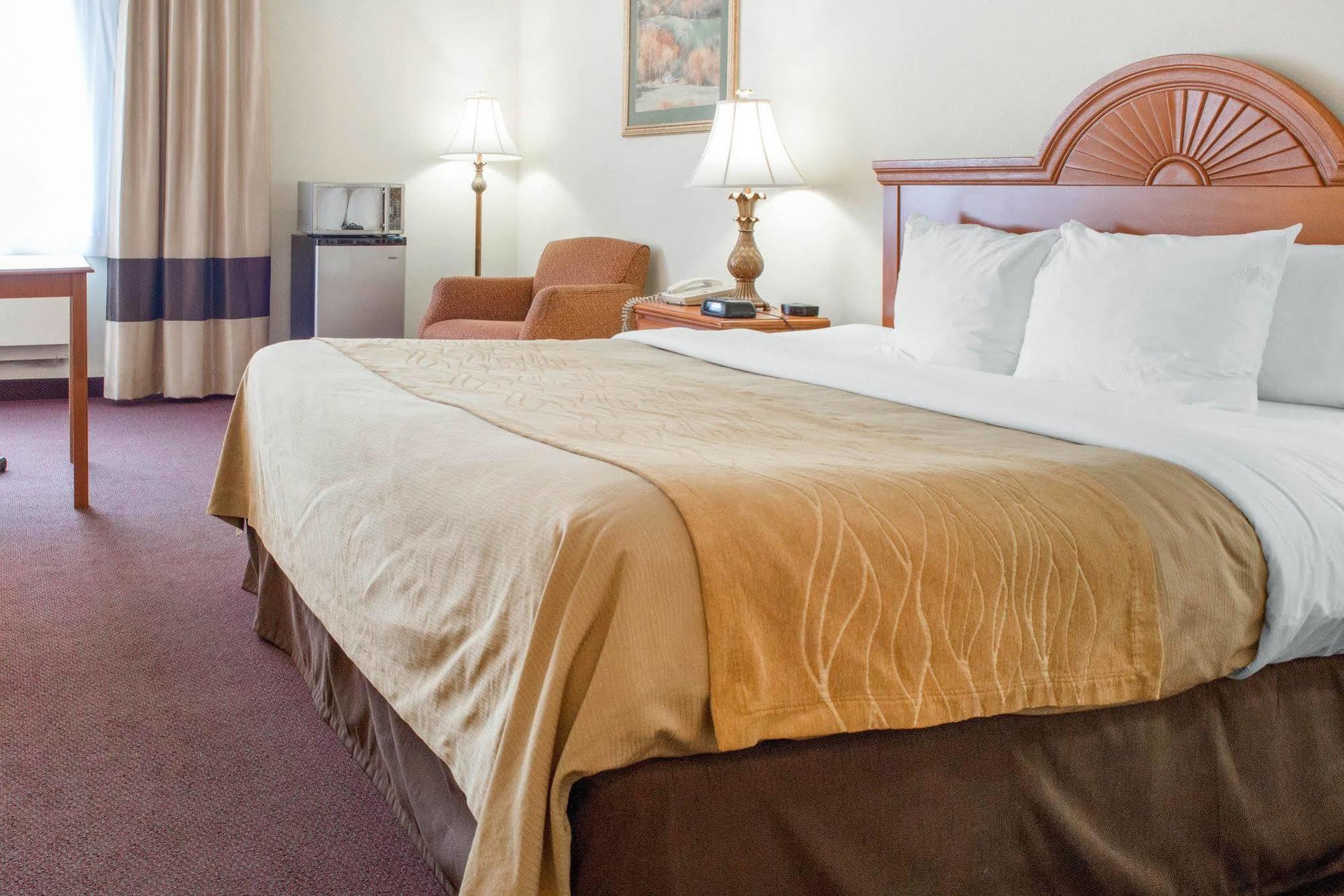 Quality Inn & Suites New Castle Exteriör bild